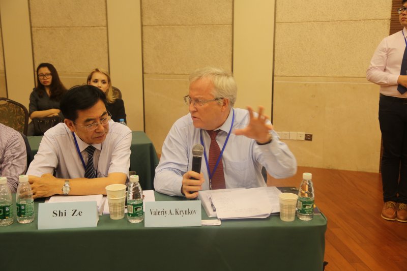 В.А. Крюков выступил с докладом на конференции в Шанхае